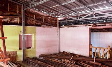 Rumah 2 Lantai Cocok Untuk Hunian Atau Ruang Usaha di Pusat Kota