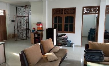 Rumah 3 lantai Cargo sari Ubung Denpasar Bali