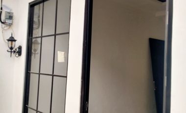 Rumah Mewah 2 Lantai Harga Nego 3 KT 1 KM Teristimewa Dekat TOL