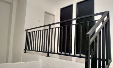 Rumah Mewah 2 Lantai Harga Nego 3 KT 1 KM Teristimewa Dekat TOL