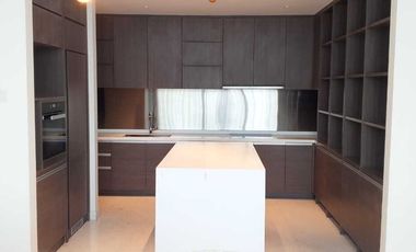 Disewakan : Apartemen Casa Domaine 4BR, furnished, baru, siap huni