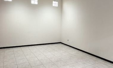 Ruang Usaha dan Rumah Tinggal Strategis Dekat Kampus UMS Sukoharjo