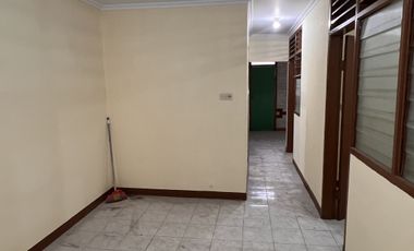 Di Jual Murah Rumah 6x15 1 1/2Lantai di Angke