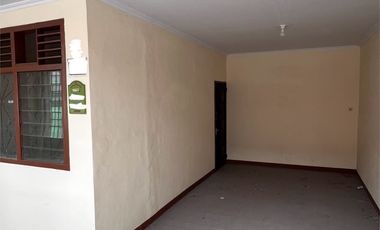 Di Jual Murah Rumah 6x15 1 1/2Lantai di Angke
