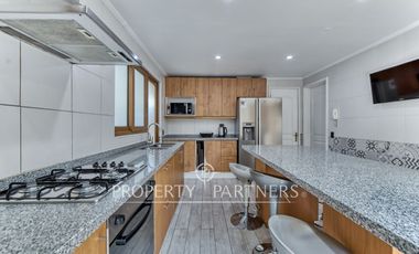 Venta de hermosa y cómoda casa en exclusivo condominio de Peñalolén