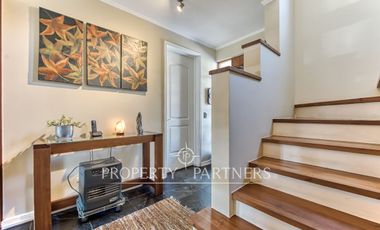 Venta de hermosa y cómoda casa en exclusivo condominio de Peñalolén
