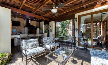 Venta de hermosa y cómoda casa en exclusivo condominio de Peñalolén