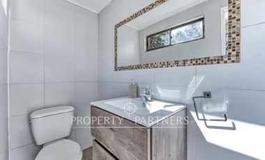 Venta de hermosa y cómoda casa en exclusivo condominio de Peñalolén