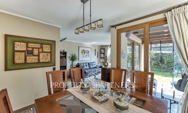 Venta de hermosa y cómoda casa en exclusivo condominio de Peñalolén