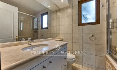 Venta de hermosa y cómoda casa en exclusivo condominio de Peñalolén