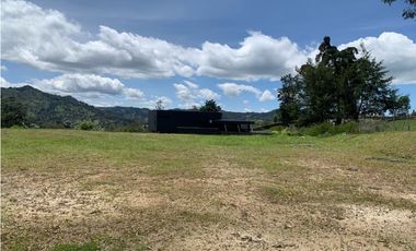 Venta de Lote Unidad Cerrada de Casas en El Retiro Sector Fizebad