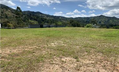 Venta de Lote Unidad Cerrada de Casas en El Retiro Sector Fizebad