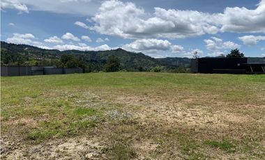 Venta de Lote Unidad Cerrada de Casas en El Retiro Sector Fizebad