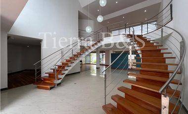 VENTA CASA SAN JOSÉ DE BAVARIA BOGOT $2.700.000.000