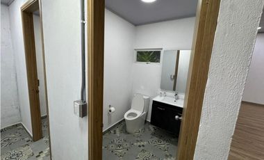 ARRIENDO HERMOSA BODEGA + OFICINA EN ENVIGADO