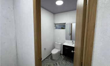 ARRIENDO HERMOSA BODEGA + OFICINA EN ENVIGADO