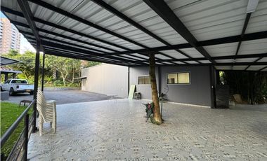 ARRIENDO HERMOSA BODEGA + OFICINA EN ENVIGADO