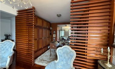 Casa comercial en arriendo sector Laureles con amplios espacios