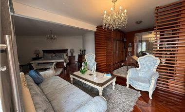 Casa comercial en arriendo sector Laureles con amplios espacios