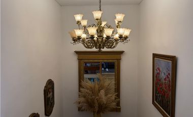 Casa comercial en arriendo sector Laureles con amplios espacios