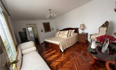 Casa comercial en arriendo sector Laureles con amplios espacios