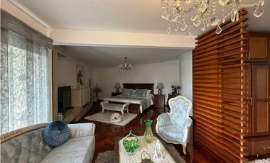 Casa comercial en arriendo sector Laureles con amplios espacios