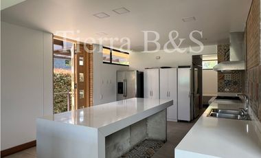 VENTA CASA PARCELACION APOSENTOS $2.500.000.000