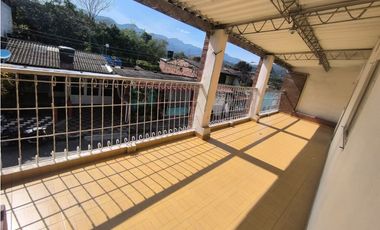 VENDE CASA EN VILLETA