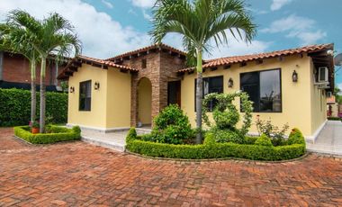 Finca En El Sector Paso De La Torre. Rozo. muy cerca del Aeropuerto