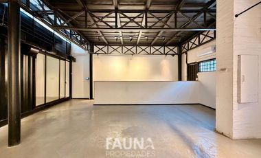 Exclusiva oficina de 3 pisos en Providencia