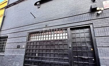 Exclusiva oficina de 3 pisos en Providencia