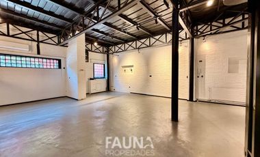 Exclusiva oficina de 3 pisos en Providencia