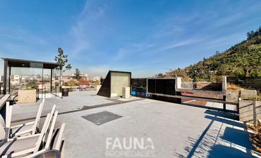 Exclusiva oficina de 3 pisos en Providencia