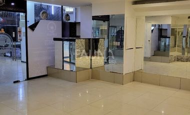 Oportunidad Única: Local Comercial En Huerfanos