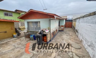 CASA EN AVENIDA PRINCIPAL DE TONGOY