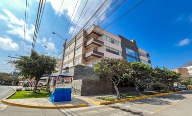 Vendo lindo y amplio departamento en Santiago de Surco