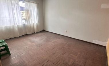 Venta de Casa como Terreno en Breña