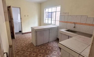 Venta de Casa como Terreno en Breña