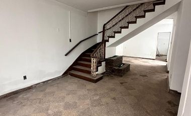 Venta de Casa como Terreno en Breña