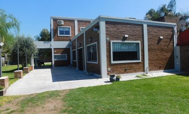 Casa en Venta en Moreno