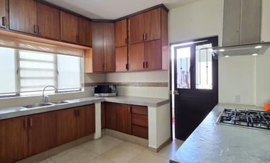 RESIDENCIA CAMPESTRE EN NOGUERAS, 2 NIVELES, 3 RECÁMARAS, 2.5 BAÑOS, TERRAZA