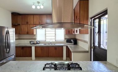 RESIDENCIA CAMPESTRE EN NOGUERAS, 2 NIVELES, 3 RECÁMARAS, 2.5 BAÑOS, TERRAZA