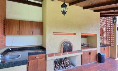 RESIDENCIA CAMPESTRE EN NOGUERAS, 2 NIVELES, 3 RECÁMARAS, 2.5 BAÑOS, TERRAZA