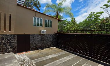 RESIDENCIA CAMPESTRE EN NOGUERAS, 2 NIVELES, 3 RECÁMARAS, 2.5 BAÑOS, TERRAZA