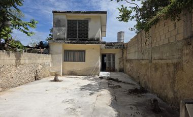 CASA EN VENTA PARA REMODELAR EN EL CENTRO DE MERIDA, REMATE!!