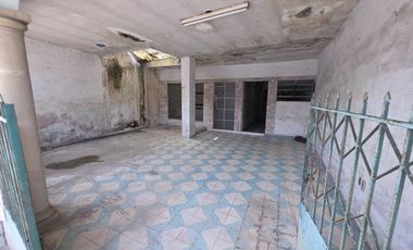 CASA EN VENTA PARA REMODELAR EN EL CENTRO DE MERIDA, REMATE!!