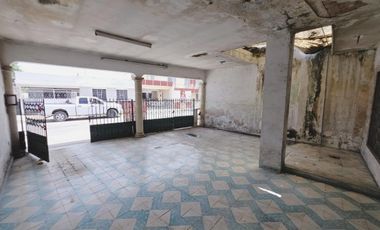 CASA EN VENTA PARA REMODELAR EN EL CENTRO DE MERIDA, REMATE!!
