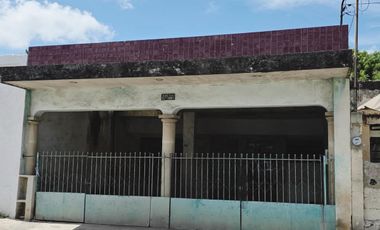 CASA EN VENTA PARA REMODELAR EN EL CENTRO DE MERIDA, REMATE!!