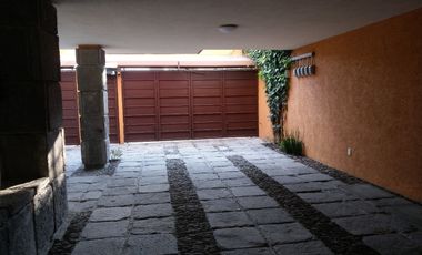 Edificio Multi-habitacional Amueblado en Venta, en Metepec, Edo. México