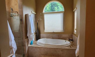 Hermosa Casa en Venta en Ajijic Chapala con Alberca